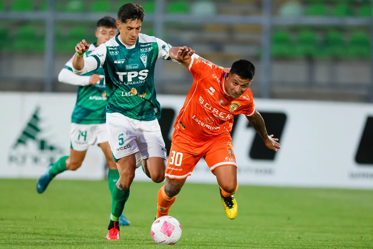 Ledezma brilla en Cobreloa. | Foto: Photosport