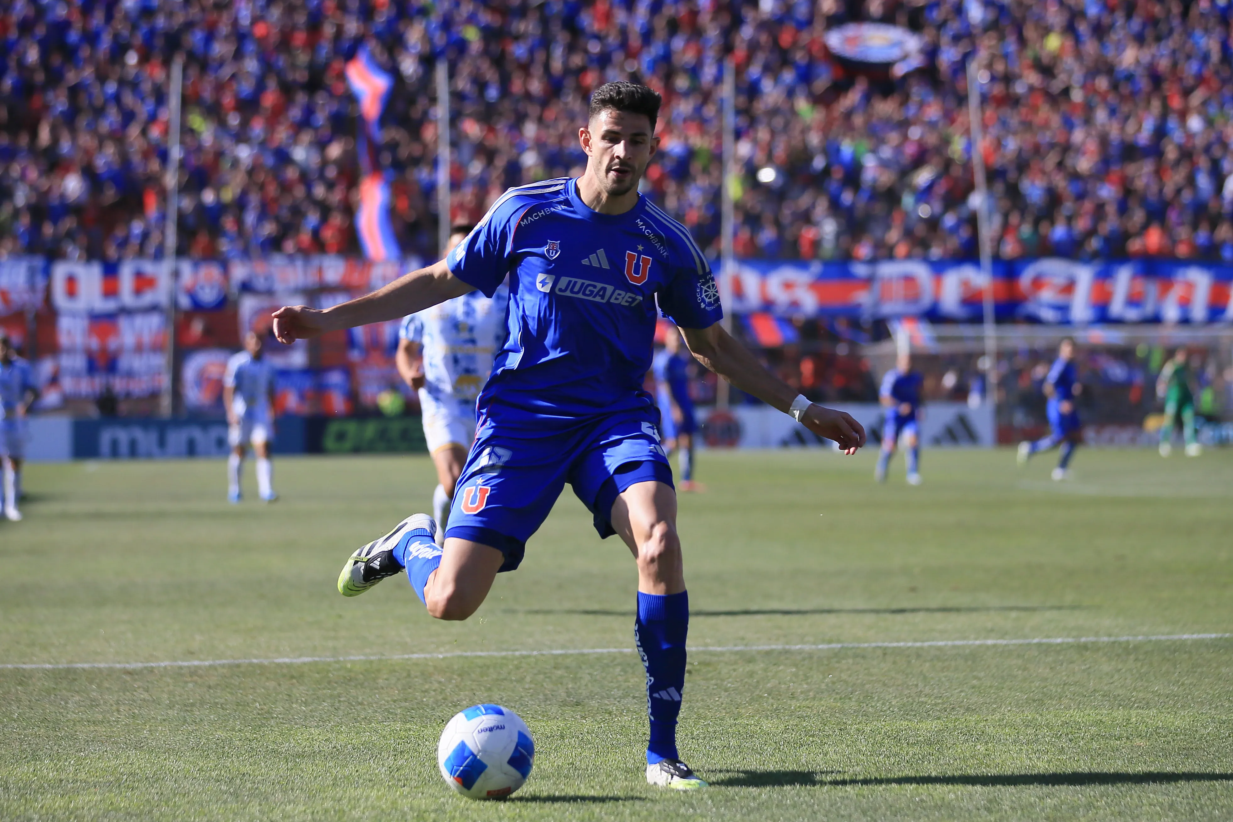 Si la U quiere quedarse con Di Yorio, tendrá que desembolsar 2,5 millones USD por el 100% de su pase | FOTO: Felipe Zanca/Photosport