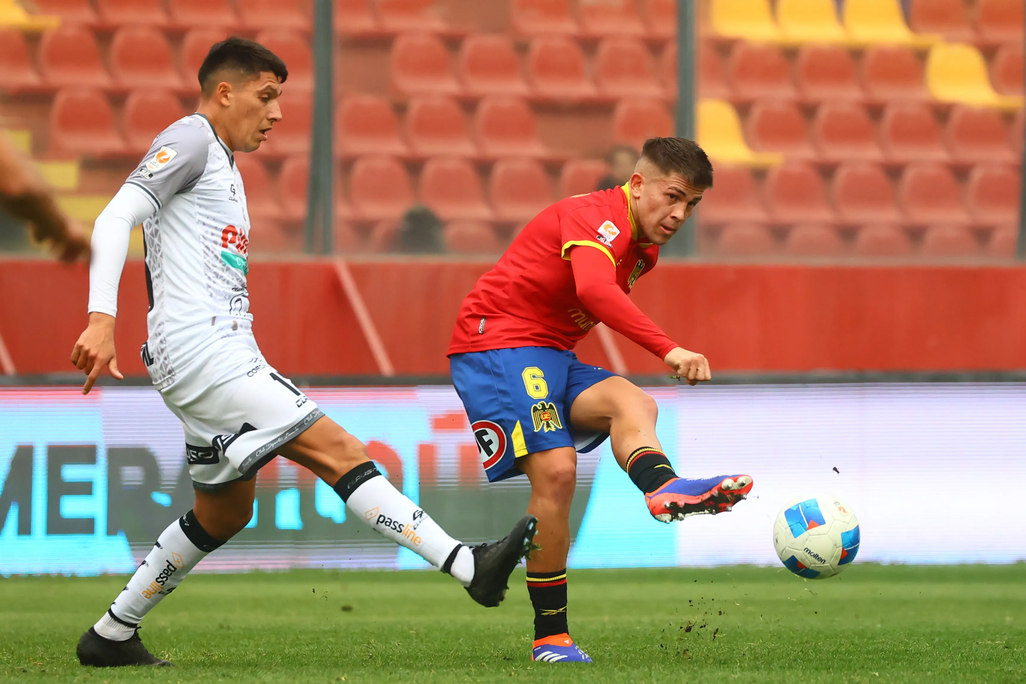 Ambas escuadras se jugarán la vida en este trascendental duelo | FOTO: Jonnathan Oyarzun/Photosport