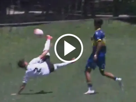 Juvenil de Colo Colo anota un golazo de media chilena digno del Premio Puskás