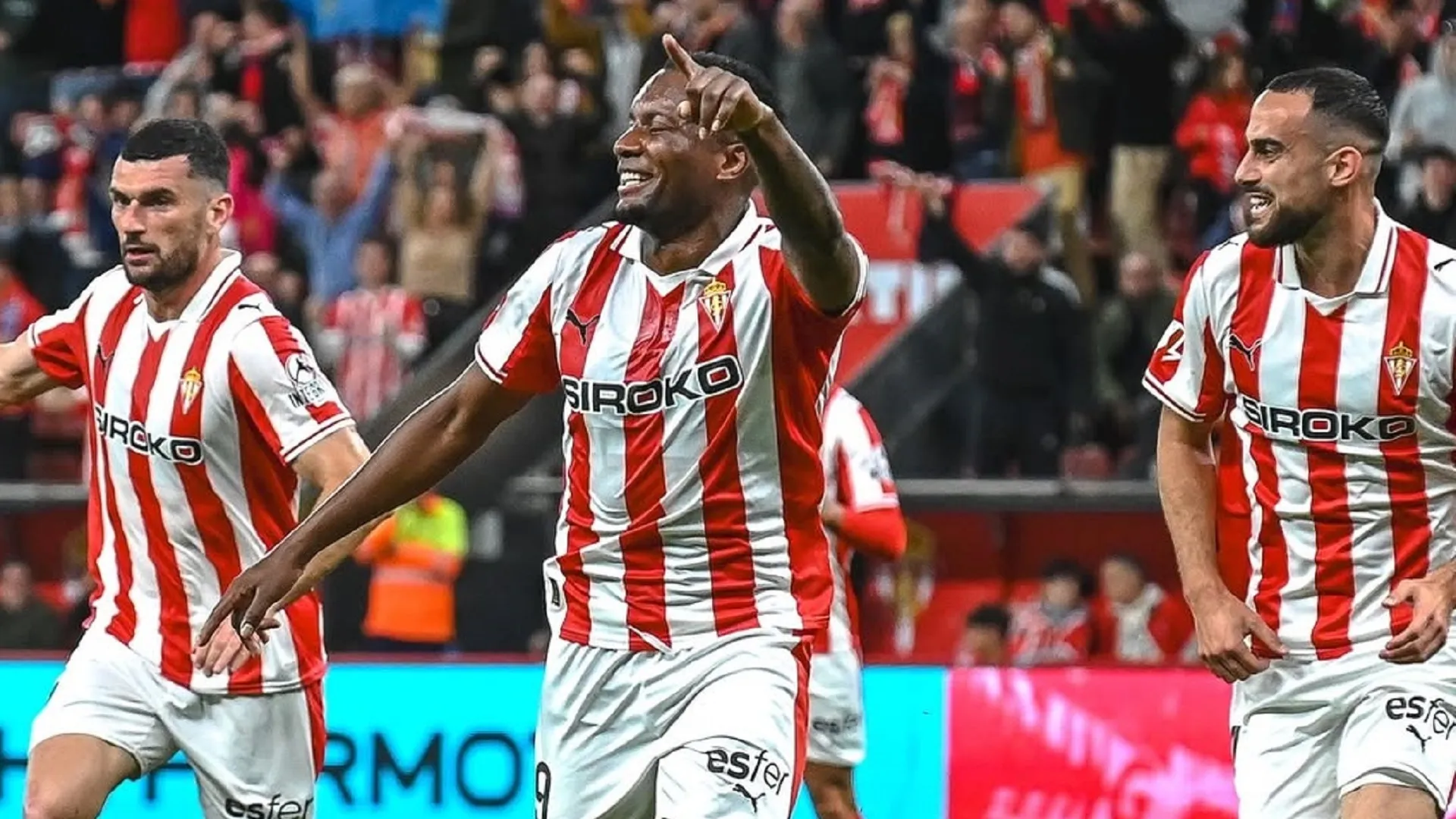 Juan Otero, jugador del Sporting Gijón de la B de España que interesa en Colo Colo por petición del propio Fernando Ortiz.
