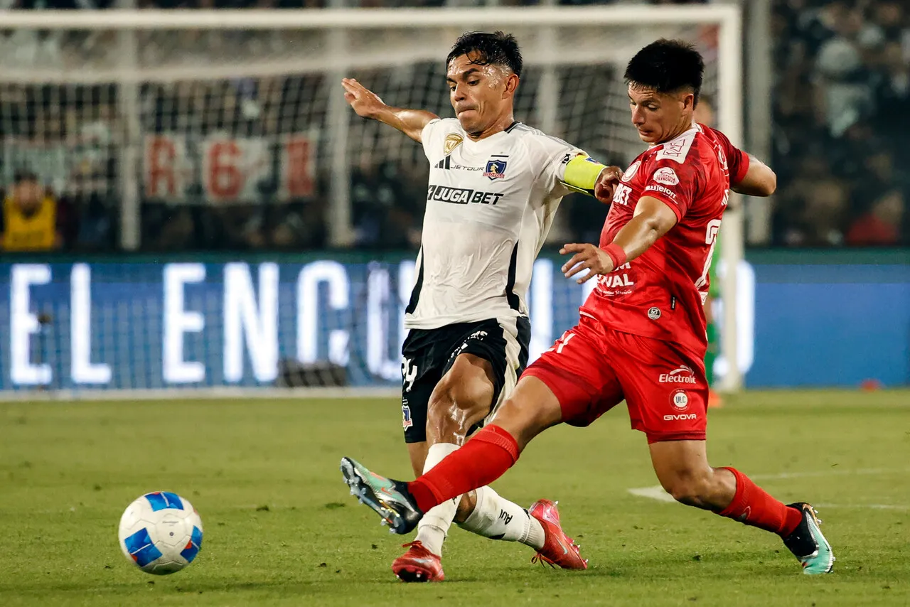 Pizarro es elogiado por Fouillioux | Foto: Photosport