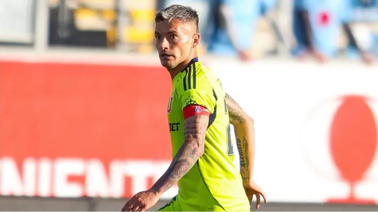 Charles Aránguiz y la jugada que tiene loco a los hinchas de la U