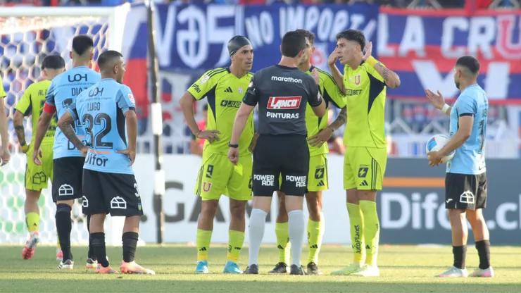Símbolo de Universidad de Chile se lanzó contra los clásicos rivales.