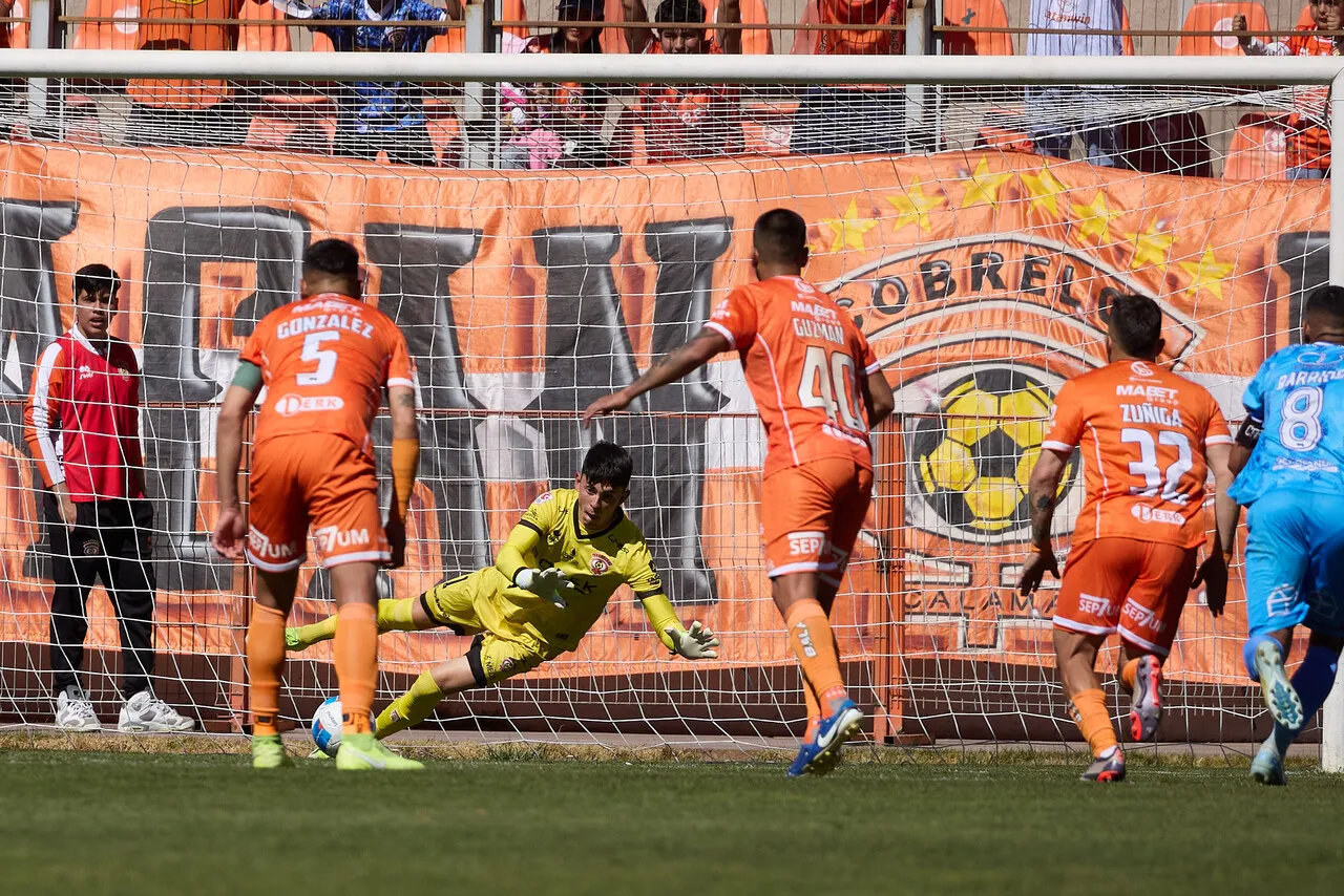Arica y Cobreloa van por la final de la Liguilla. | Foto: Photosport