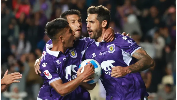 Joaquín Larrivey sigue dando que hablar en el fútbol chileno.