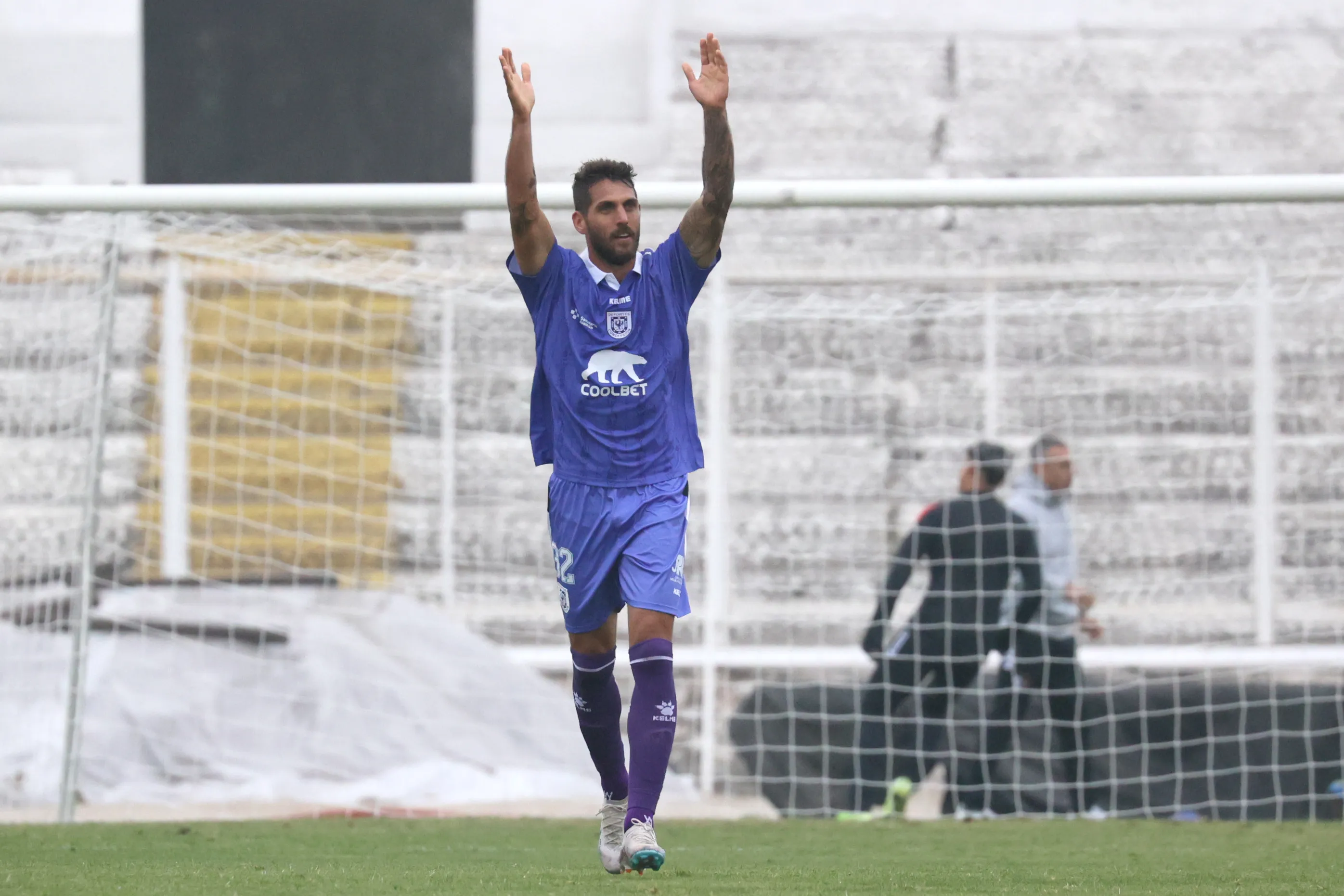 Todas las fichas de los hinchas lilas están puestas en Joaquín Larrivey | FOTO: Dragomir Yankovic/Photosport