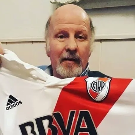 Tano Pasman se empieza a despedir de Paulo Díaz en River Plate.