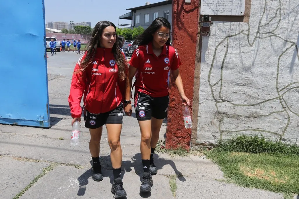 La Roja ya emprendió vuelo hacia Perú para su partido por la Liga de Naciones | FOTO: Jorge Díaz – Comunicaciones FFCh.