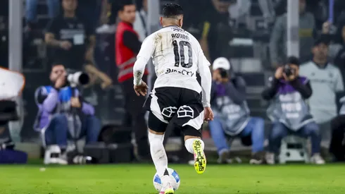 Ex Colo Colo reprueba a Claudio Aquino en su primera temporada en el club. (Foto: Pepe Alvújar/Photosport)