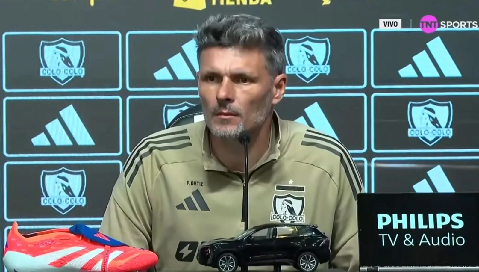 Fernando Ortiz en la conferencia de prensa de Colo Colo. (Foto: Captura)