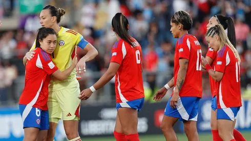 Chile se mide con Perú.