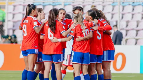 Chile se mide con Paraguay.