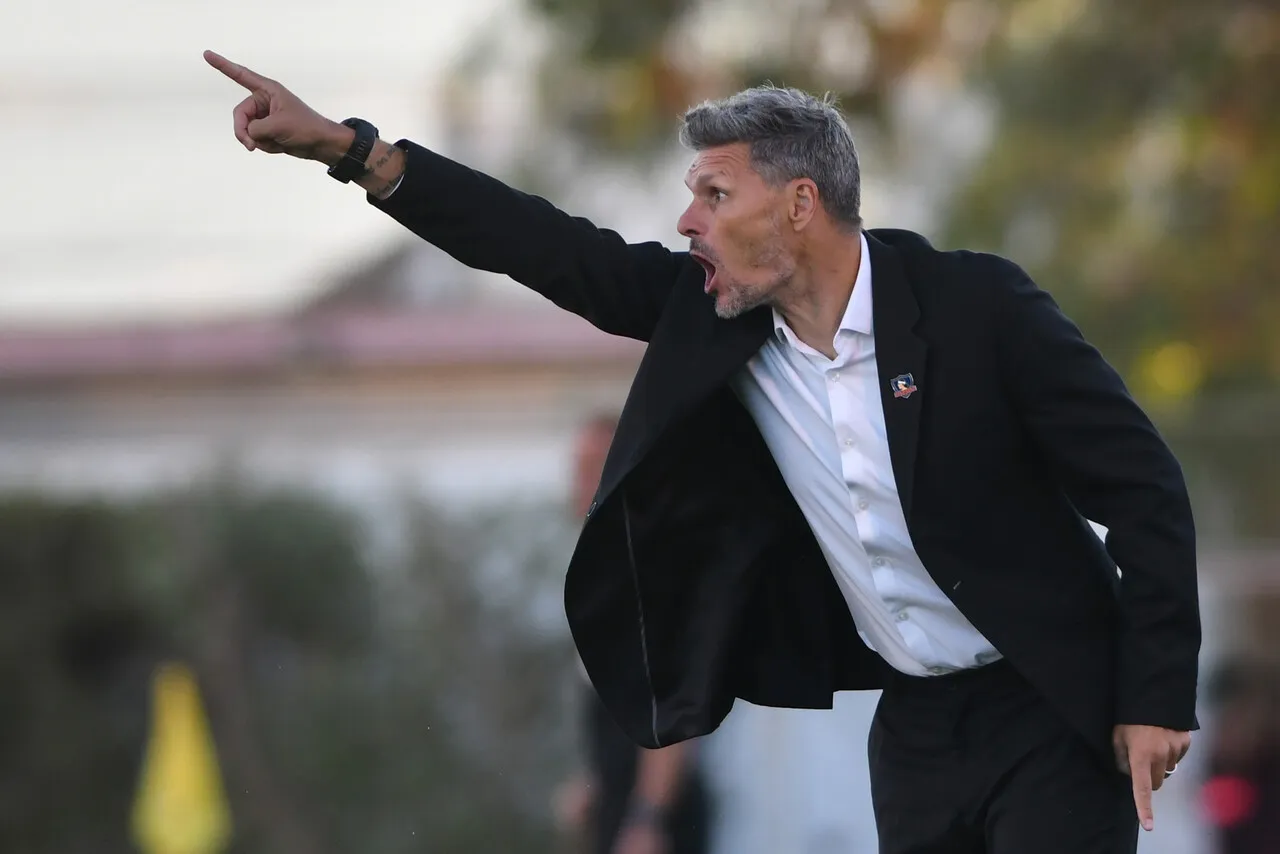 Guarello cree que se complicó la continuidad de Ortiz. | Foto: Photosport