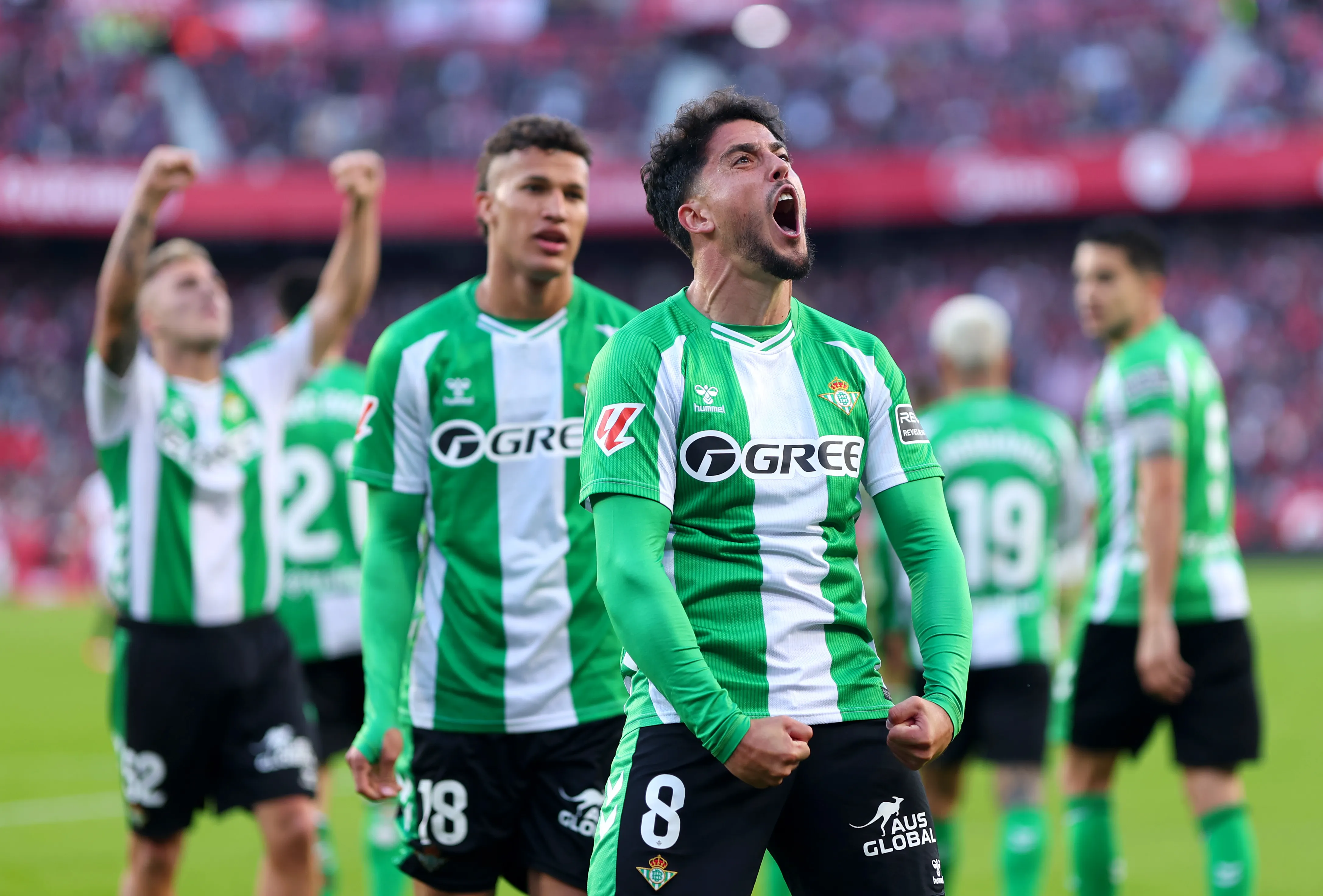 Pablo Fornals y Sergi Altimira fueron los autores del triunfazo del Betis | FOTO: Fran Santiago/Getty Images)