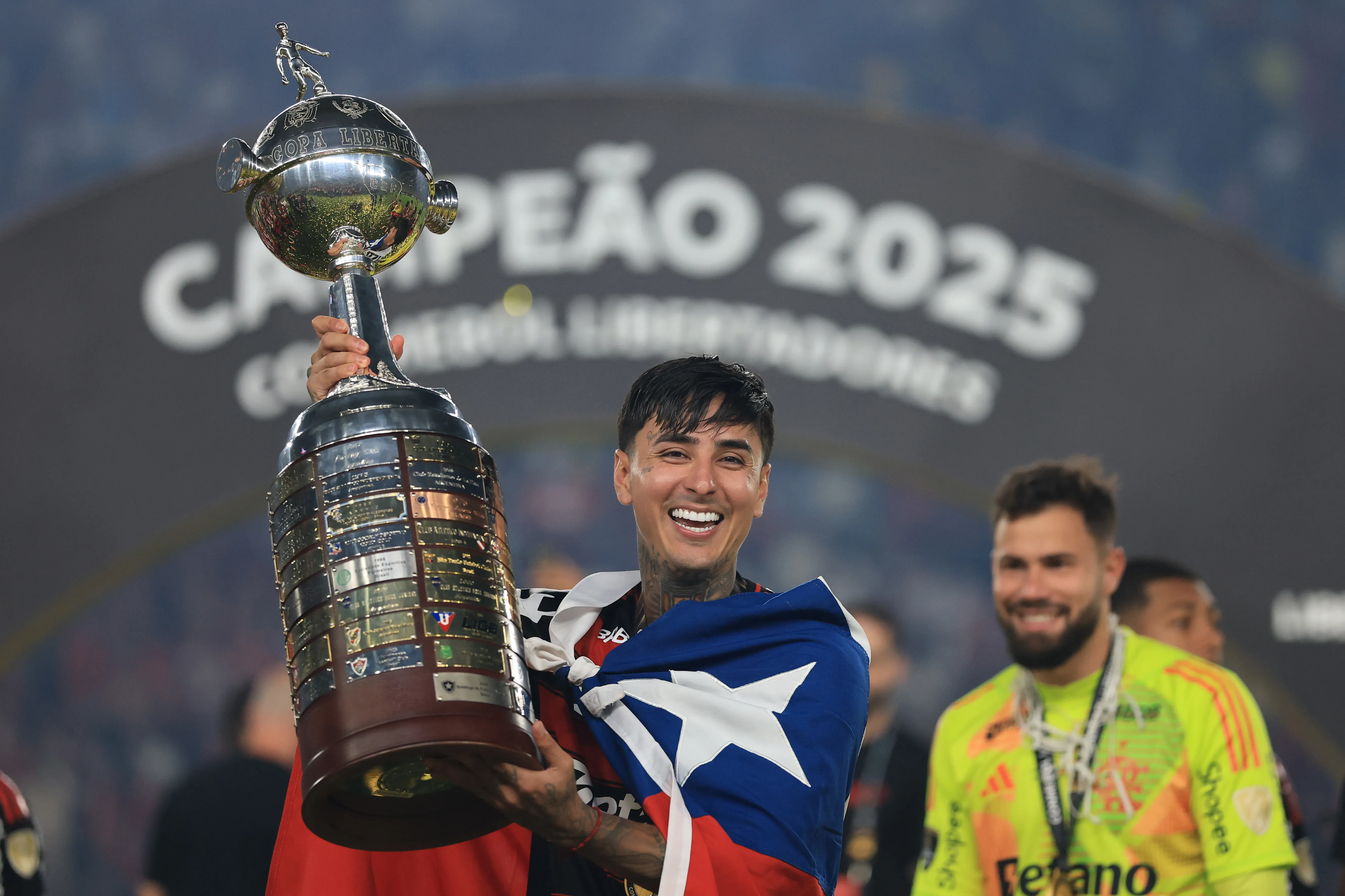 Erick Pulgar fue escogido esta tarde como el mejor de los mejores por el círculo de periodistas deportivos de Chile  (Photo by Buda Mendes/Getty Images)