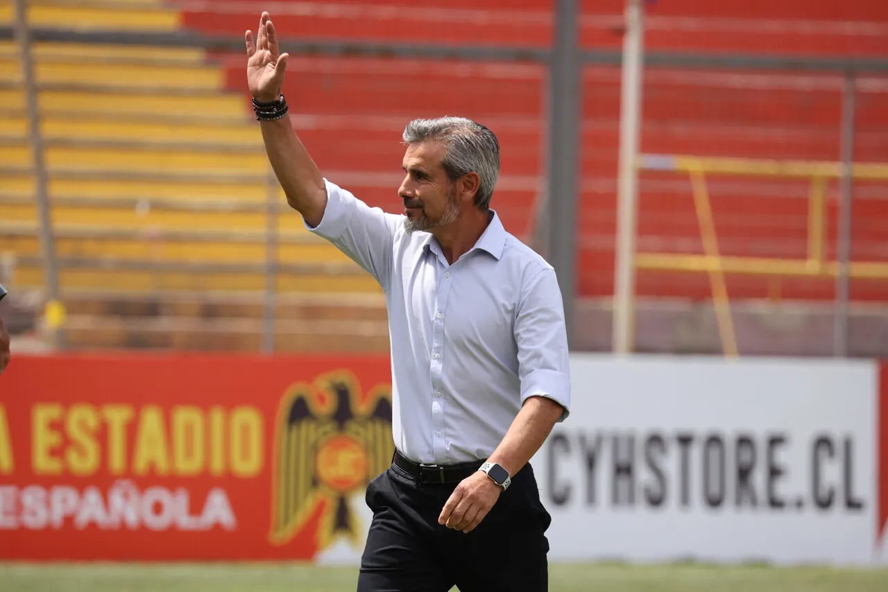 Romai Ugarte culpa a Miguel Ramírez. | Foto: Photosport