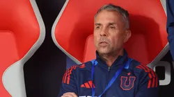 Gustavo Álvarez dejó la puerta abierta para su salida de la U, aunque también se abrió a quedarse en la institución (Foto: Photosport)