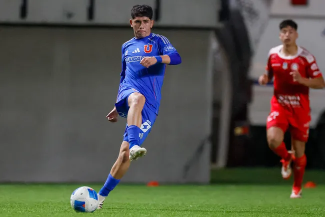 La U aún no cumple el reglamento sub 21 | Foto: Photosport