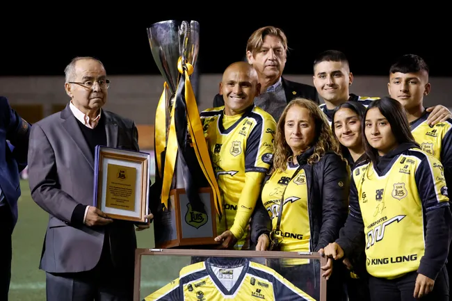 Humberto Suazo se retiró del fútbol a los 44 años. (Foto: Raúl Zamora/Photosport)