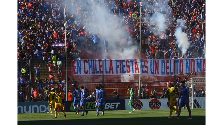 Serios incidentes en el partido de U. de Chile vs. Coquimbo Unido.(Foto: Jonnathan Oyarzún/Photosport)