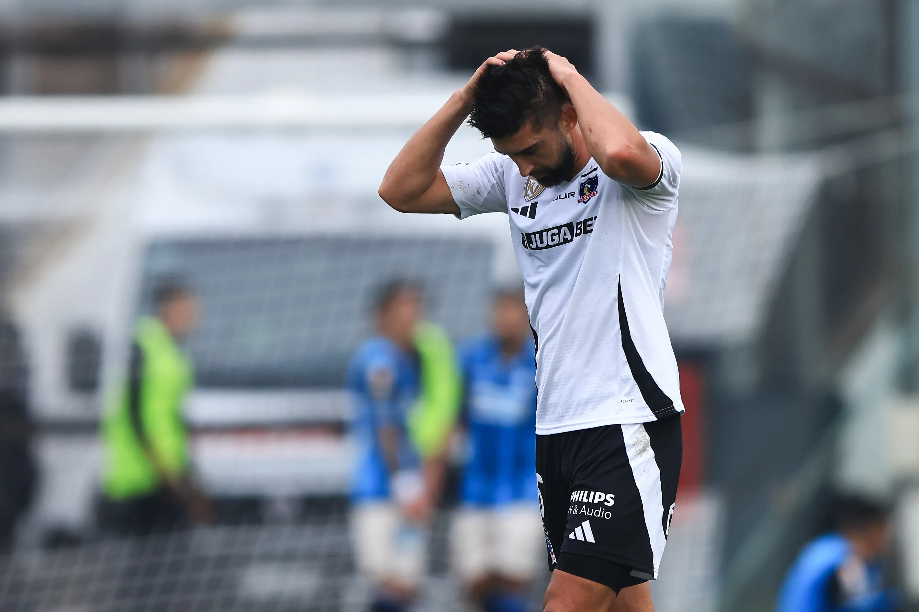 Emiliano Amor perdería su puesto para el último partido de Colo Colo. (Foto: Felipe Zanca/Photosport)