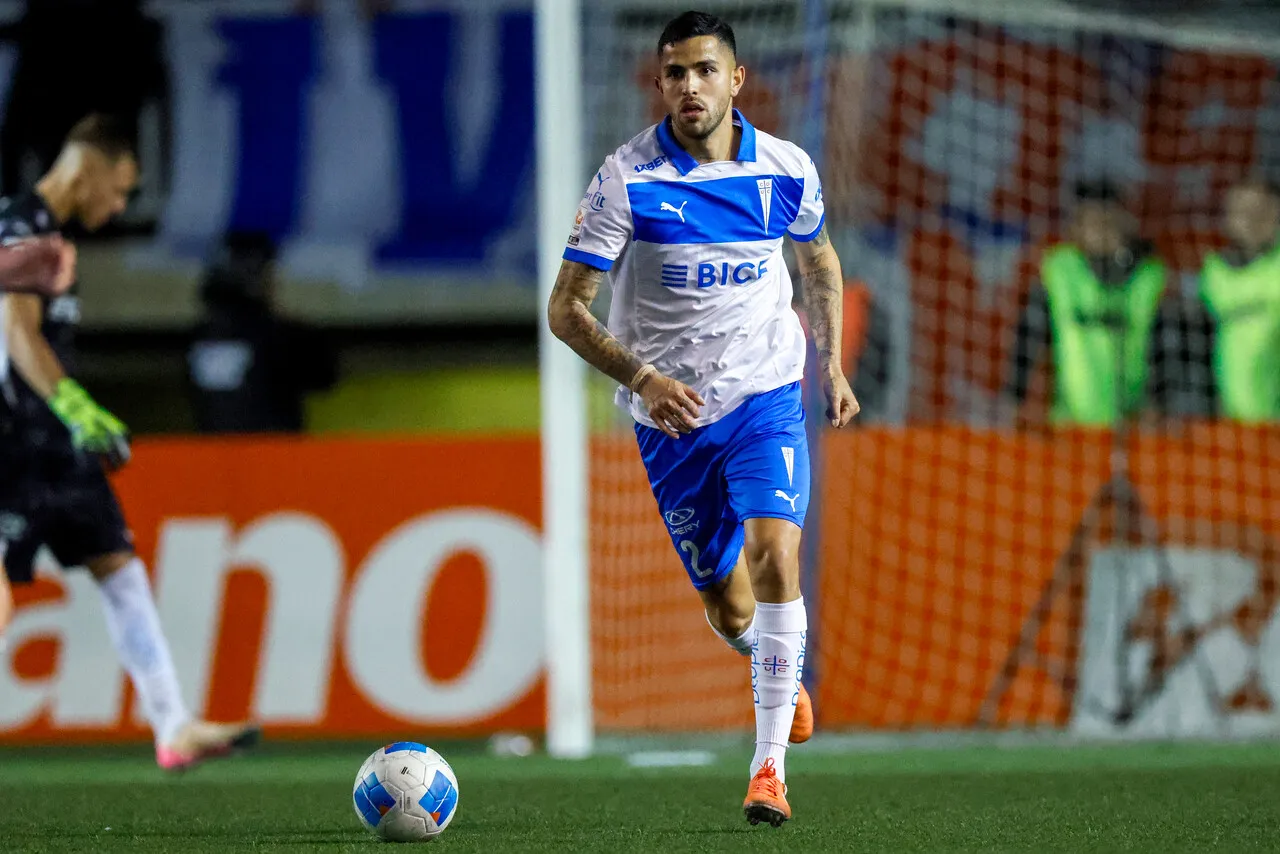 González podría partir de la UC | Foto: Photosport