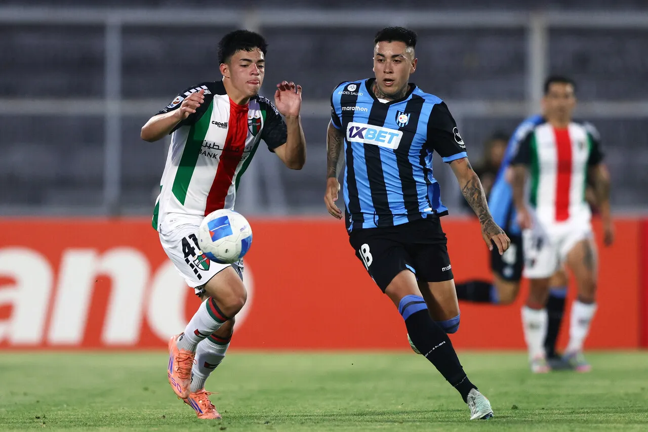 Palestino y Huachipato animaron un electrizante encuentro en La Cisterna en el inicio de la última fecha de la Liga de Primera 2025 (Foto: Photosport)