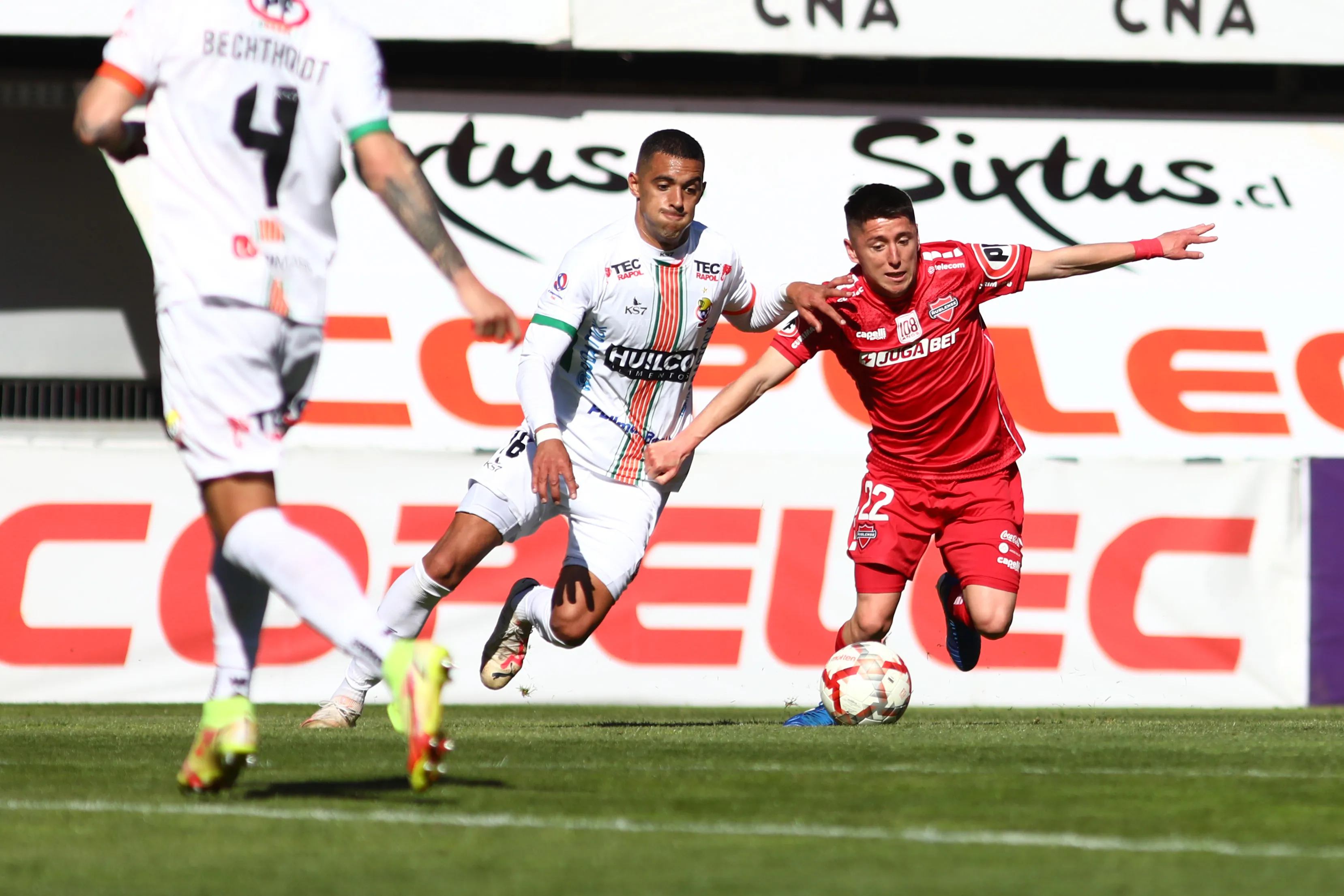 Antes de este partido,  la dirigencia de Ñublense confirmó la salida de ocho jugadores y del DT Ronald Fuentes | FOTO: Mauricio Ulloa/Photosport