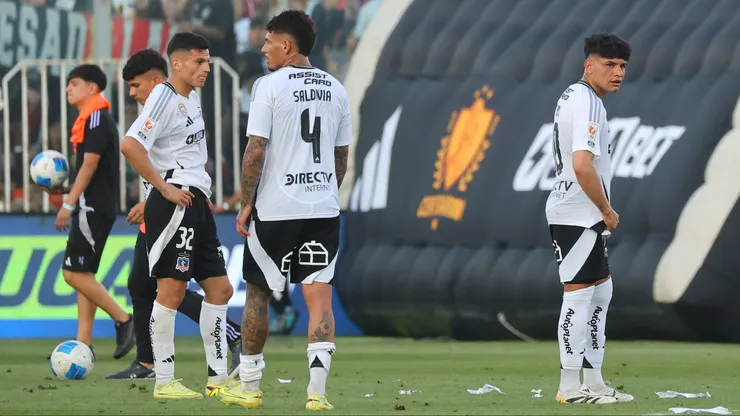El plantel de Colo Colo se reunión este lunes en el Monumental. (Foto: Jonnathan Oyarzún/Photosport)