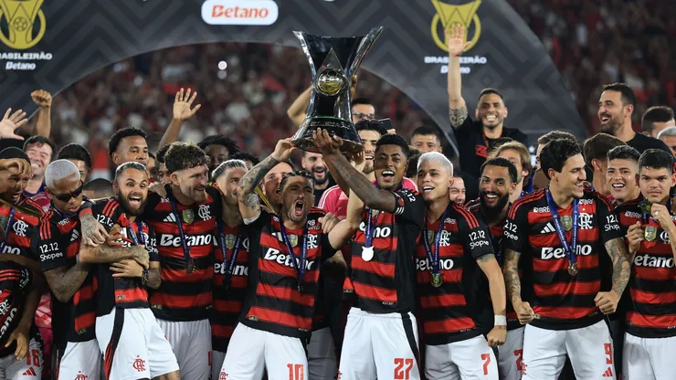 Flamengo, campeón de la Libertadores, quiere imponerse a Cruz Azul.