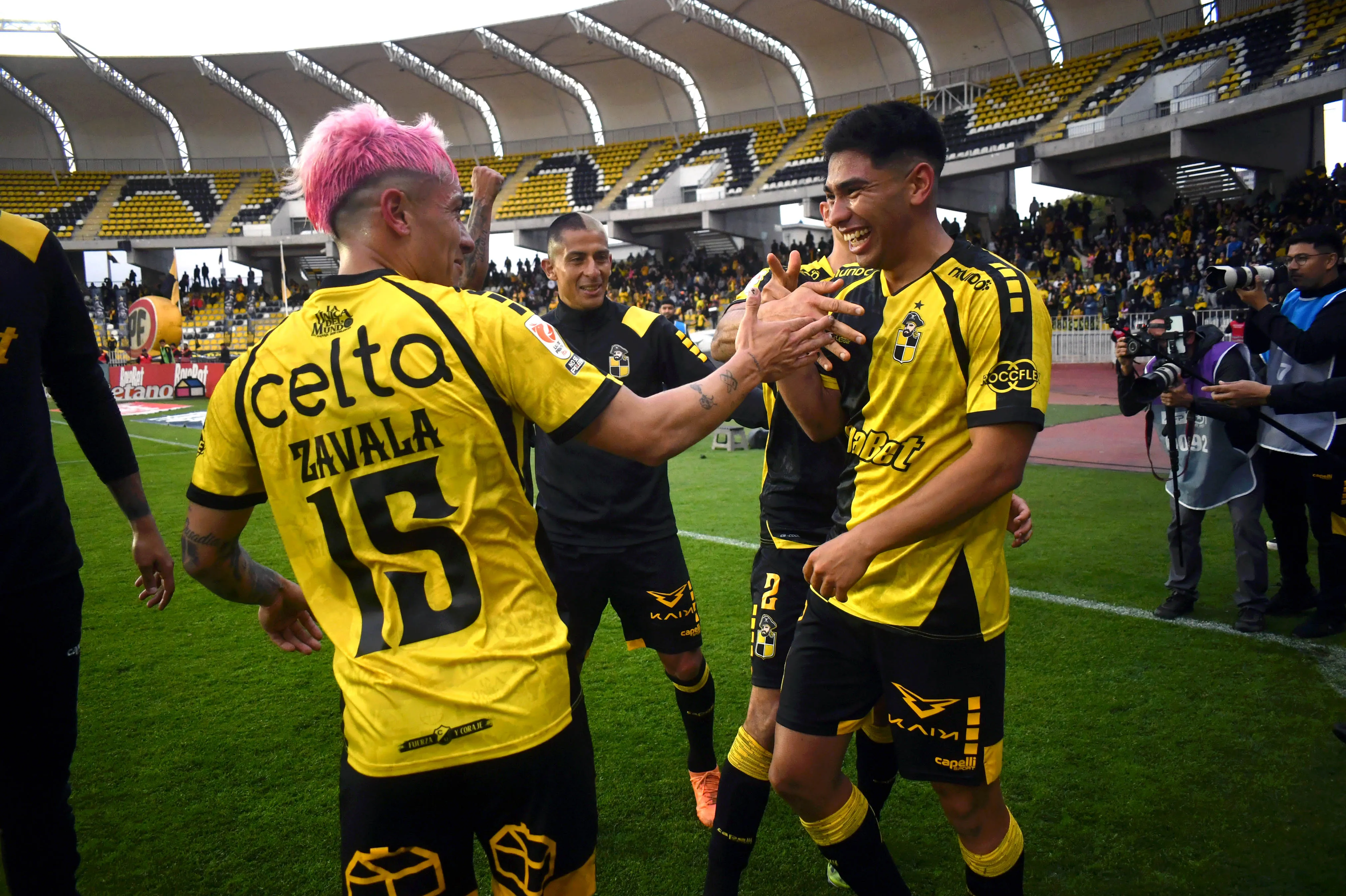 Cristián Zavala podría ser la moneda de cambio por Francisco Salinas. (Foto: Alejandro Pizarro Ubilla/Photosport)