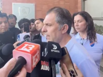 Aníbal Mosa tras la reunión de directorio de Blanco y Negro. (Foto: Captura)