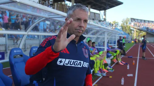 Sigue el tira y afloja entre la U y Gustavo Álvarez por su salida del club.