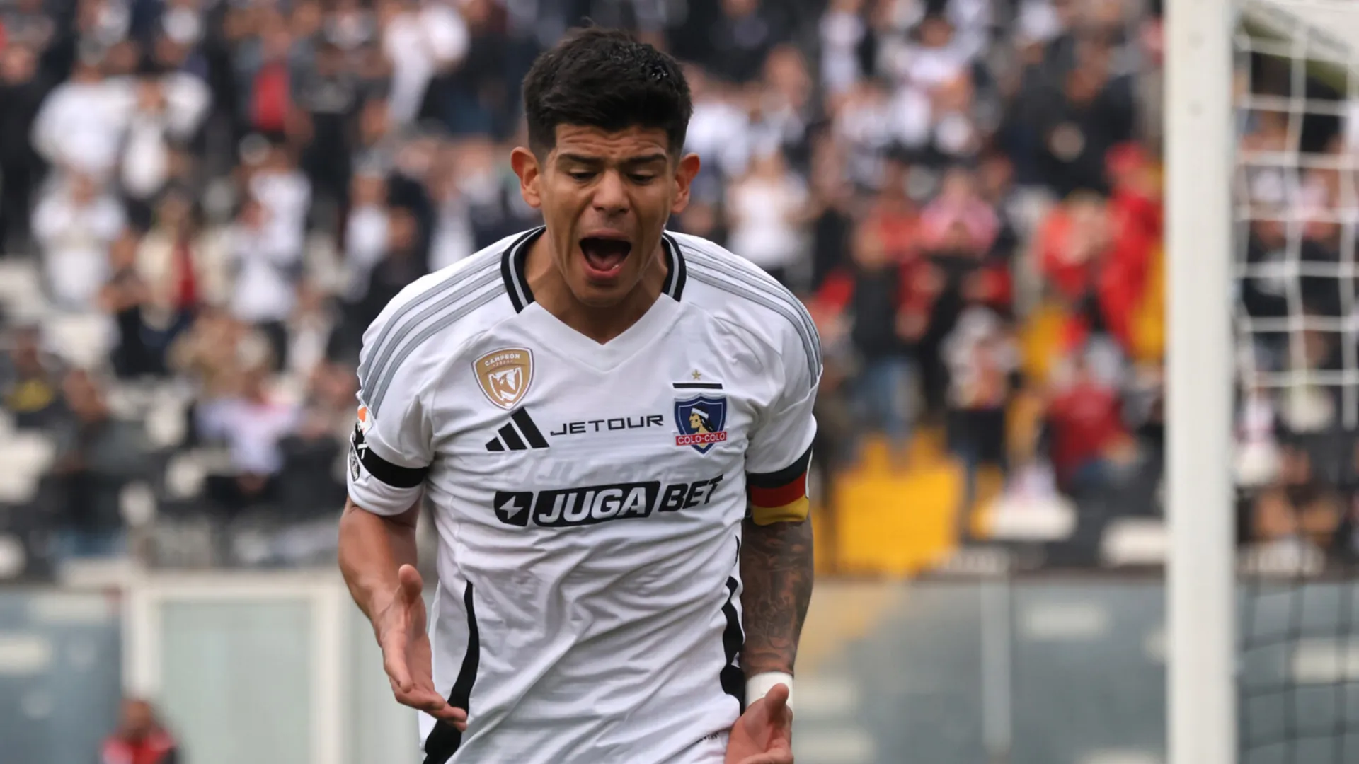 Esteban Pavez deja Colo Colo y parte a Alianza Lima (Foto: Photosport)