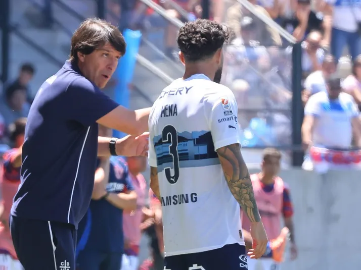 La UC se mueve en el mercado: el inesperado defensor que podría fichar para 2026