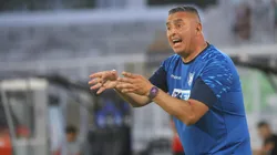 Jaime García a una firma de renovar en Huachipato.