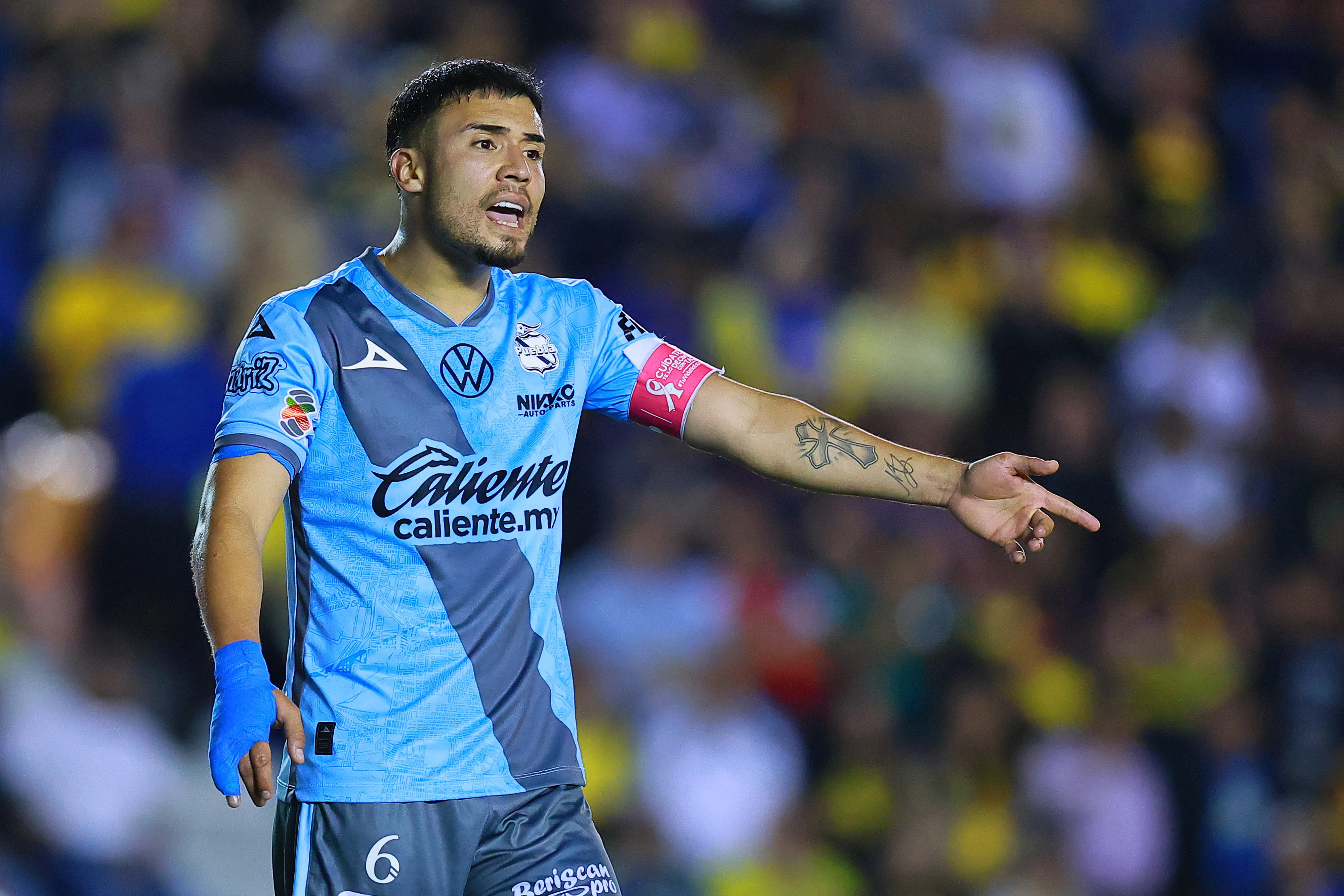 Colo Colo intentará reforzarse con Nicolás Díaz que está a préstamo en el Puebla. (Foto: Manuel Velásquez/Getty Images)