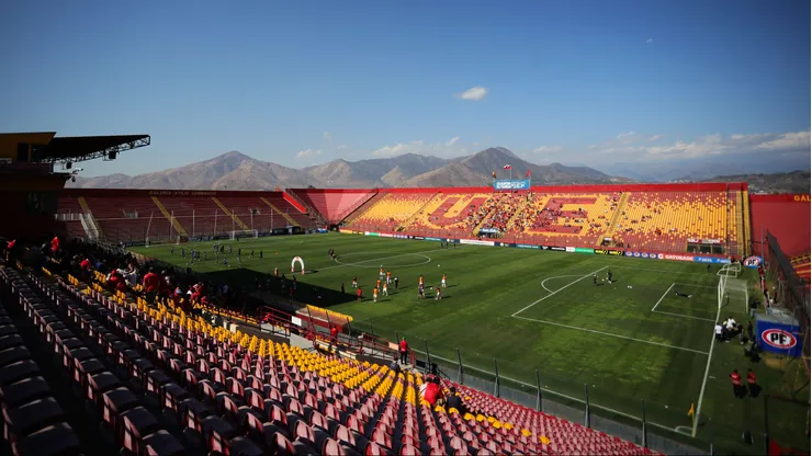 Hay novedades sobre la cancha del Estadio Santa Laura. (Foto: Felipe Zanca/Photosport)