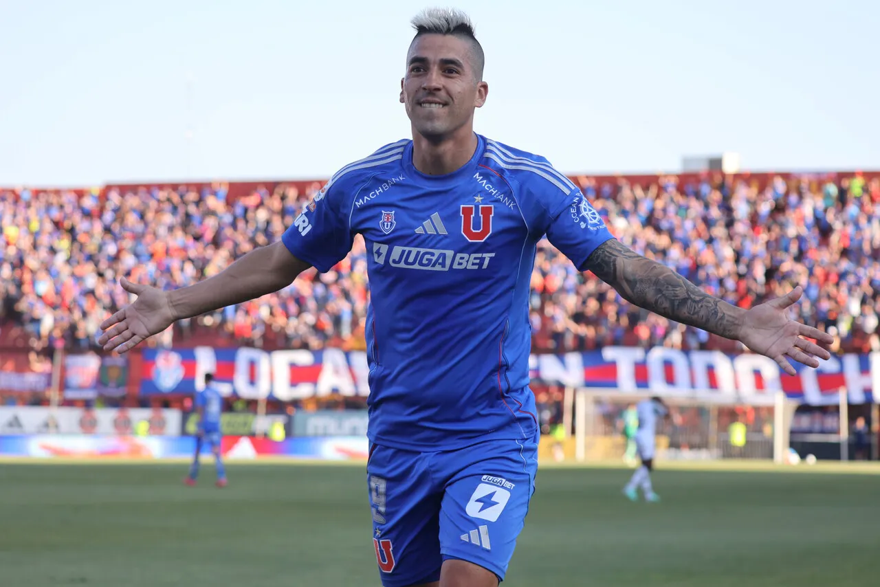 Los hinchas esperan por su nueva camiseta | FOTO: Photosport