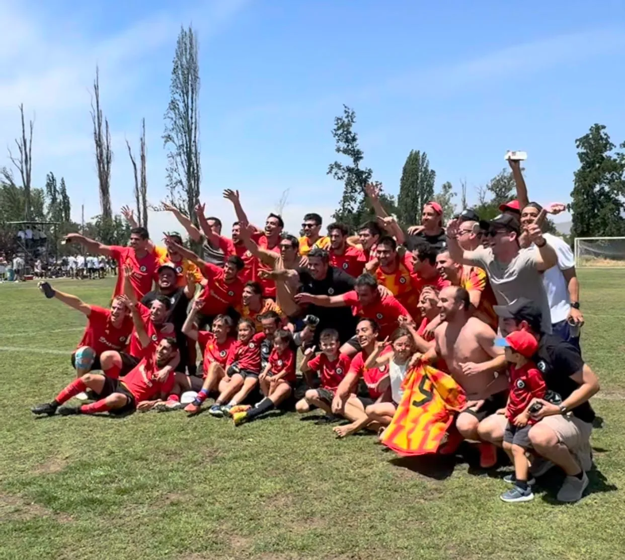 Kiltros con Coke Hevia a la cabeza celebrando el título | FOTO: Instagram