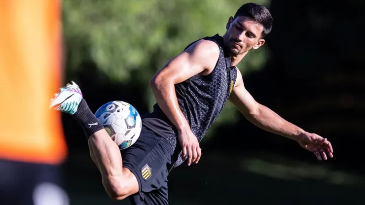 Este delantero tendría definido su futuro: está en la órbita de Universidad de Chile.