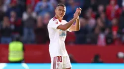 Alexis Sánchez salió entre aplausos en la goleada del Sevilla. (Foto: Fran Santiago/Getty Images)