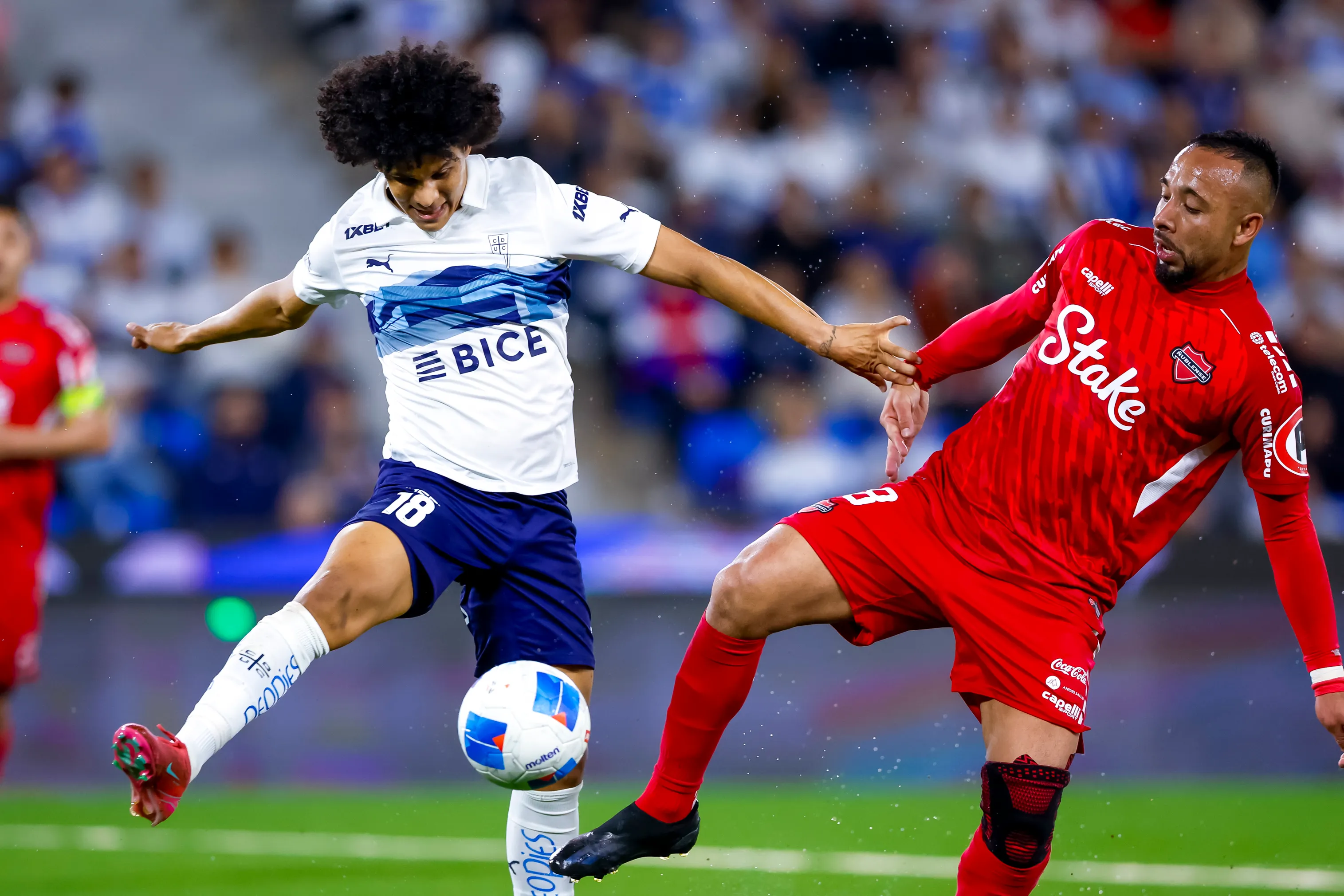 Solo restan detalles para que Bernardo Cerezo se ponga la camiseta de la UC | FOTO: Pepe Alvujar/Photosport