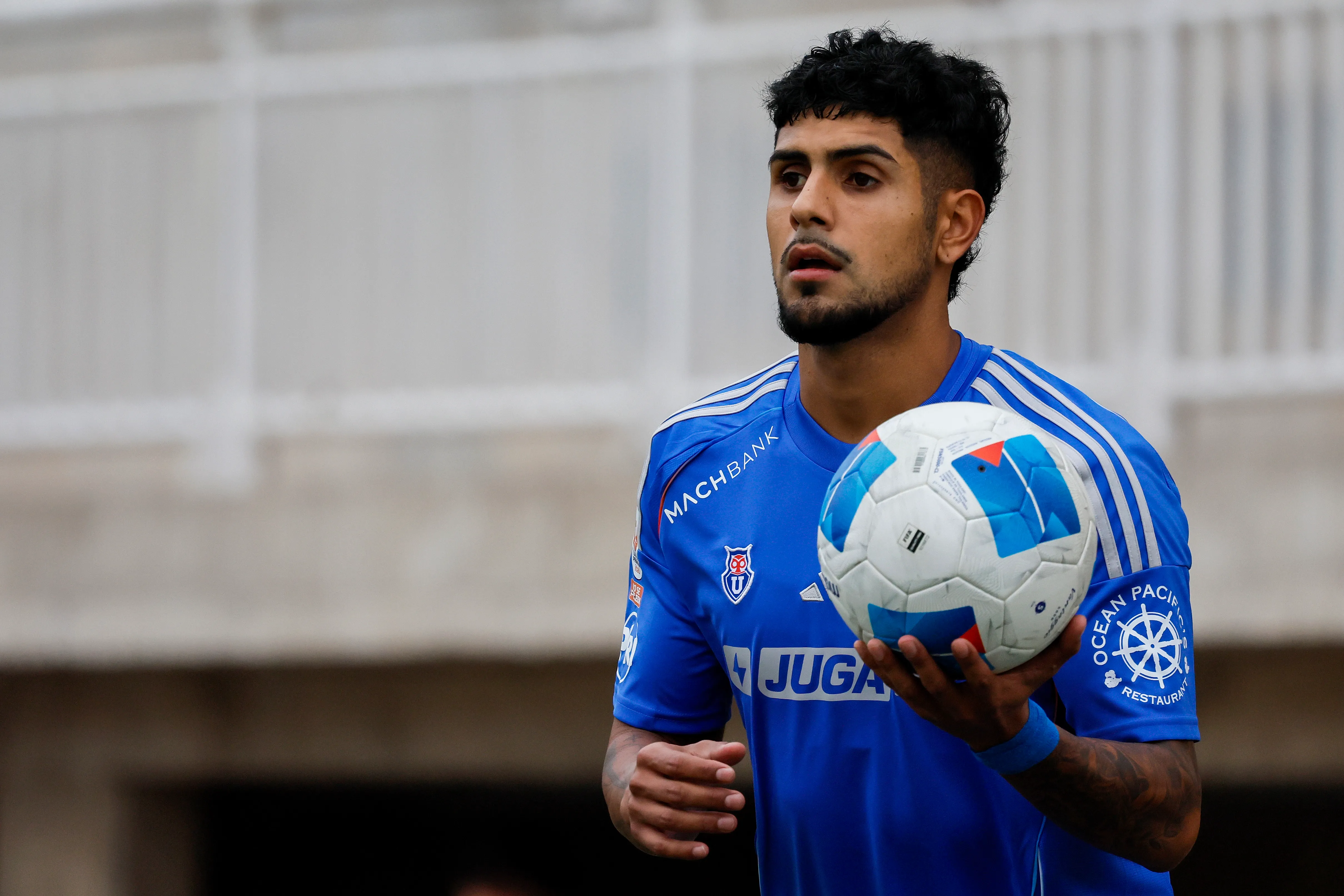 Antonio Díaz tiene negociaciones avanzadas para dejar Universidad de Chile y jugar en Deportes Concepción. (Imagen: Photosport)
