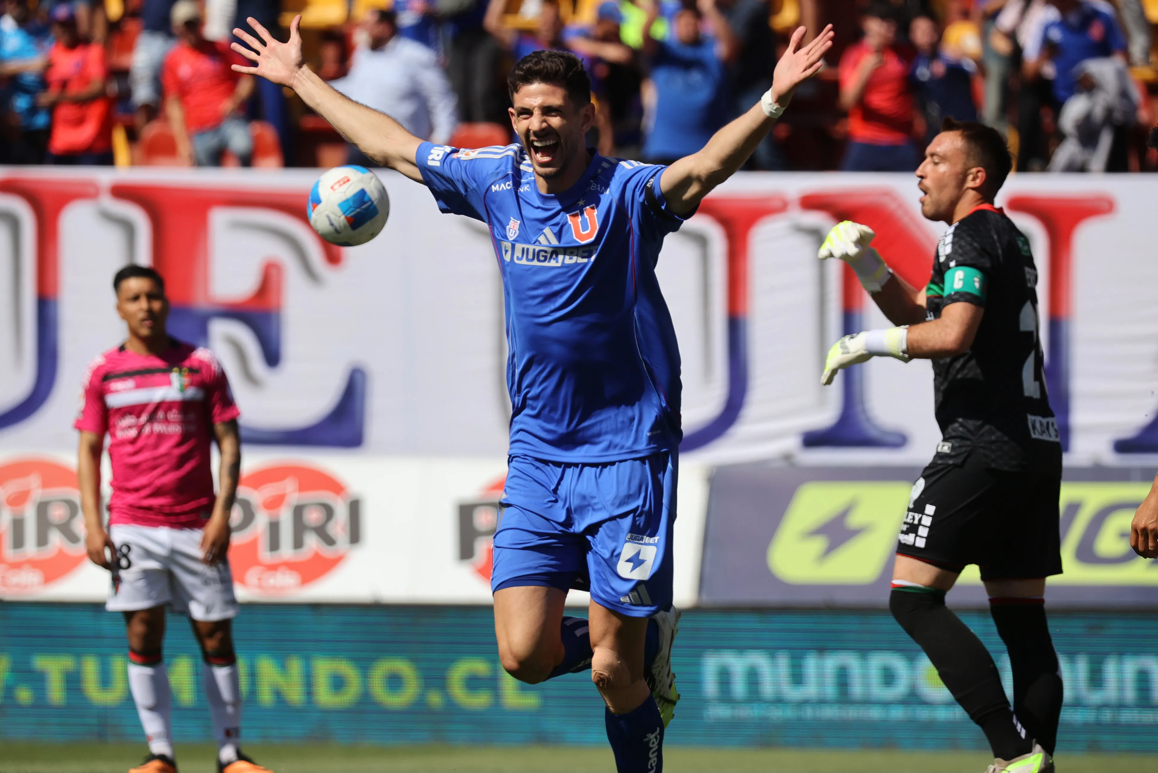 El último enfrentamiento entre ambos clubes fue una victoria por los azules por 2 a 1 | FOTO: Dragomir Yankovic/Photosport