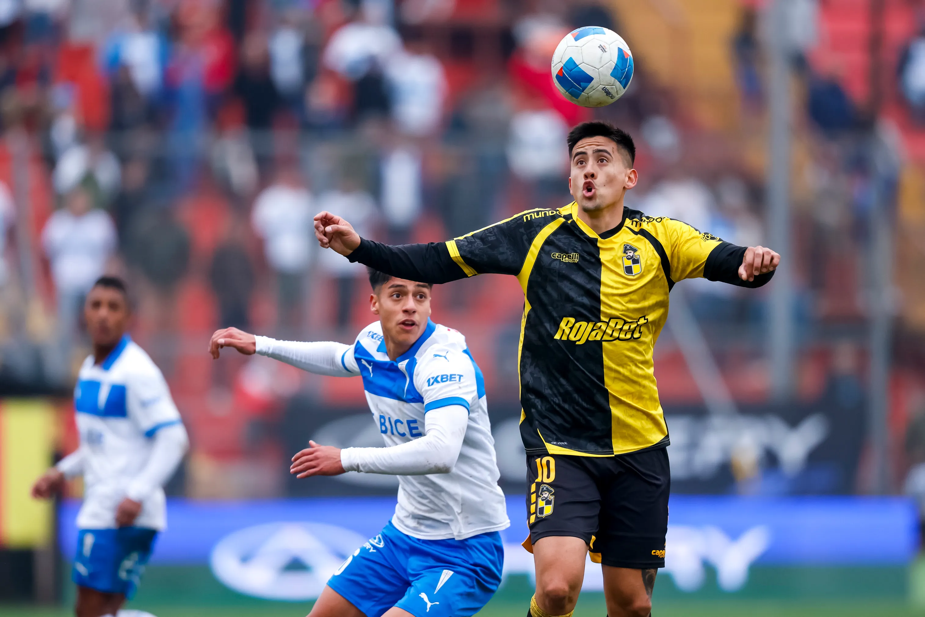 Matías Palavecino se decidió por fichar en Universidad Católica. (Foto: Pepe Alvújar/Photosport)