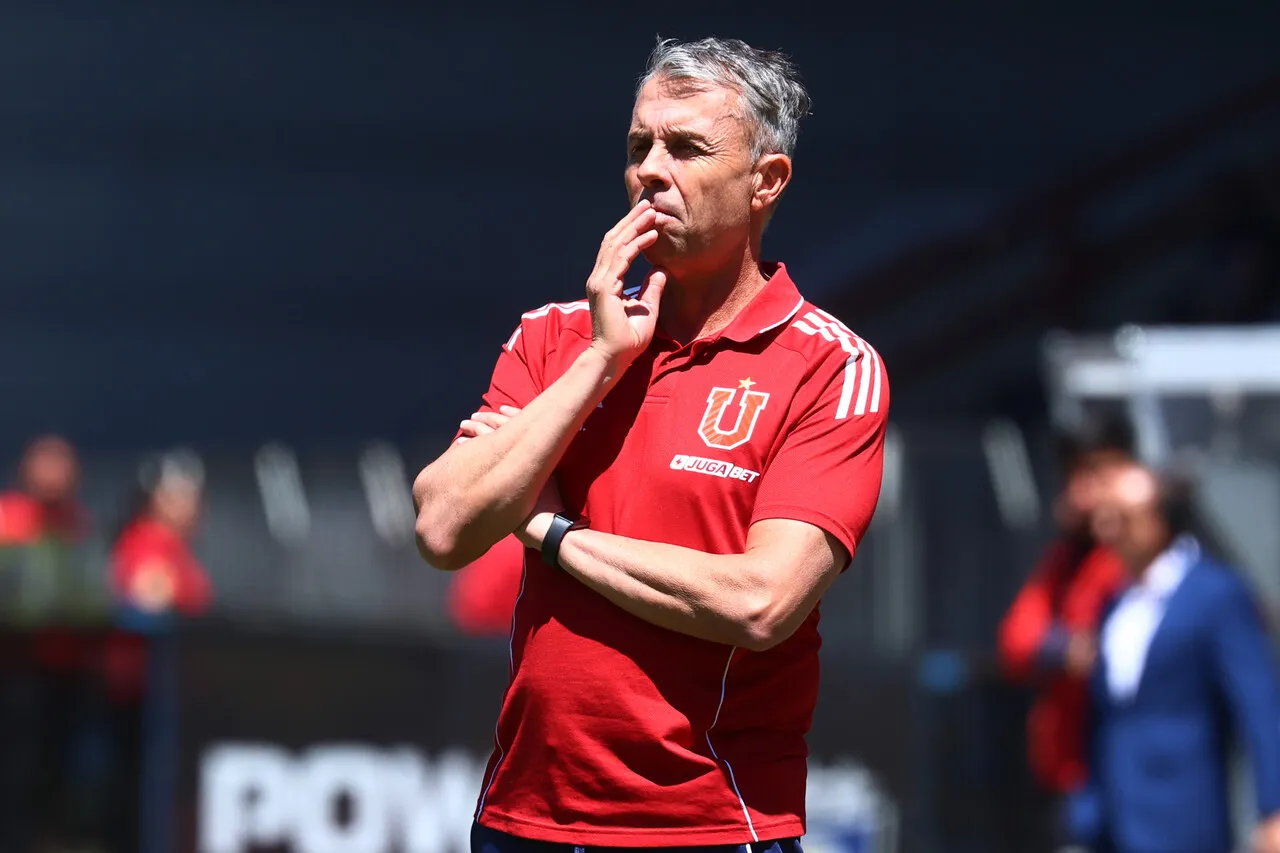 Álvarez sigue siendo un importante tema en la U | Foto: Photosport