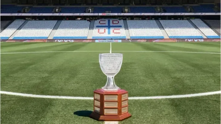 La Copa UC tiene un participante menos: se bajó en plena disputa.