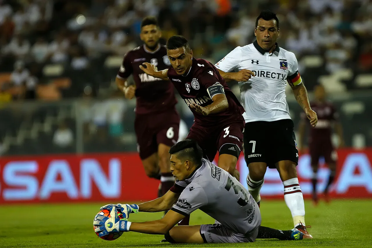 Esteban Andrada, exarquero de Boca Juniors y Lanús es la nueva obsesión de Fernando Ortiz para el pórtico de Colo Colo (Foto: Photosport)